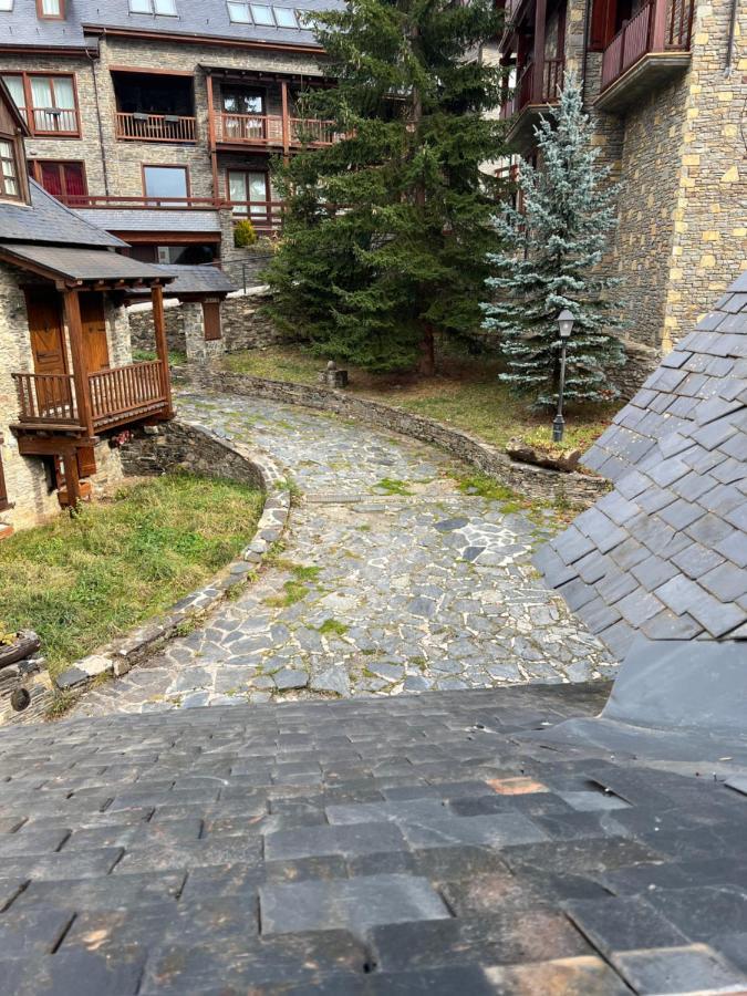 Casa De Piedra Con Encanto En El Bonito Pueblo De Bagergue Luaran gambar
