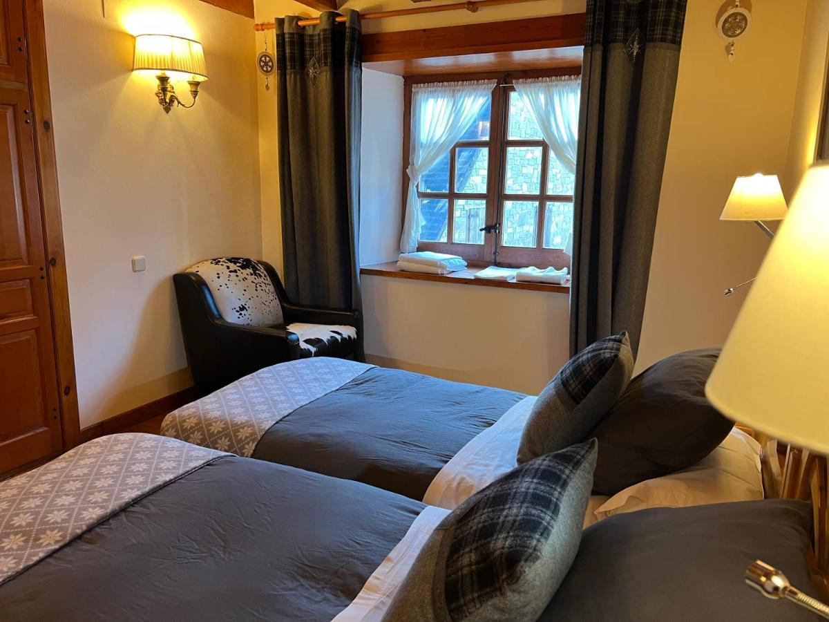 Casa De Piedra Con Encanto En El Bonito Pueblo De Bagergue Luaran gambar