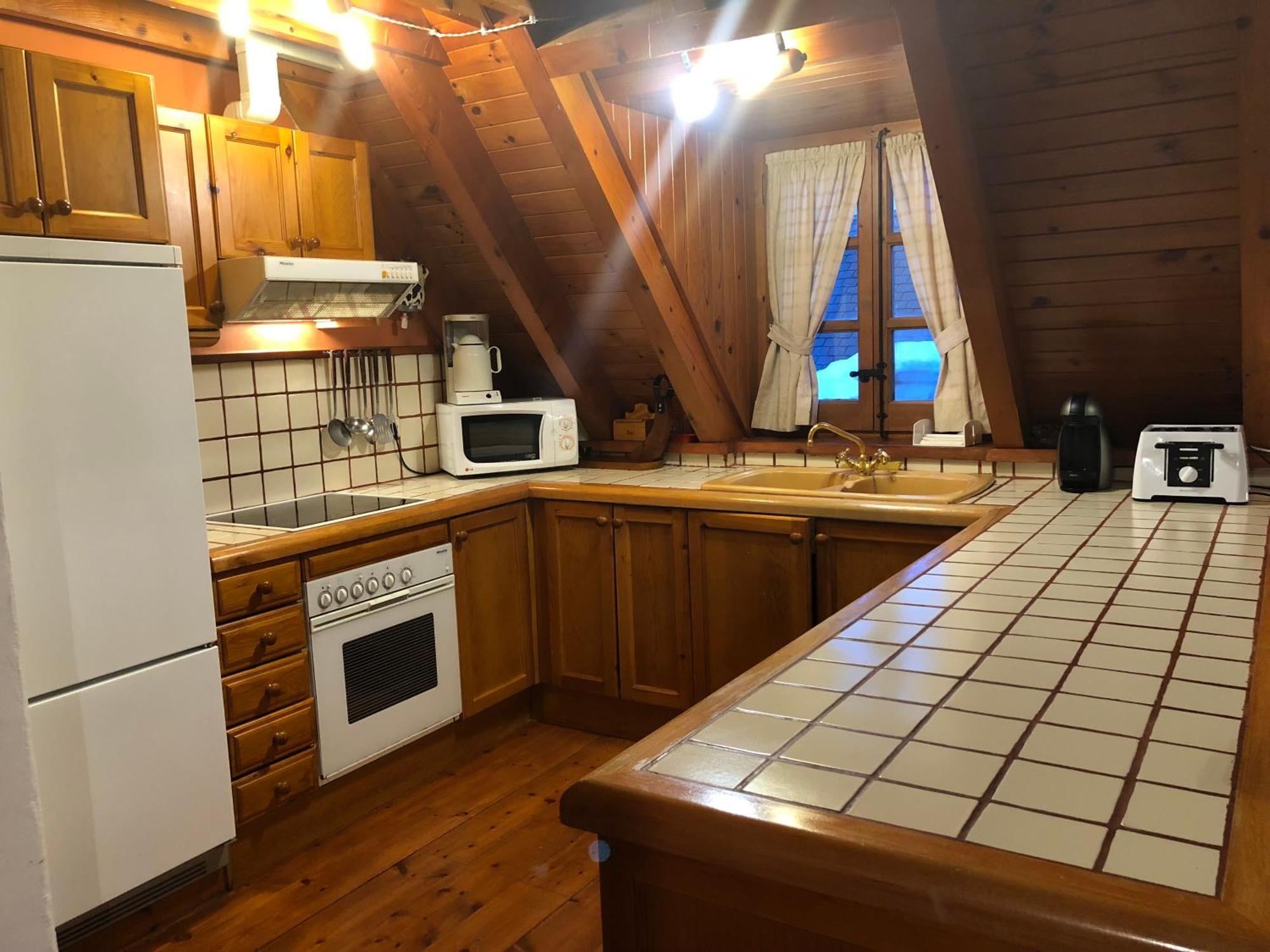 Casa De Piedra Con Encanto En El Bonito Pueblo De Bagergue Luaran gambar