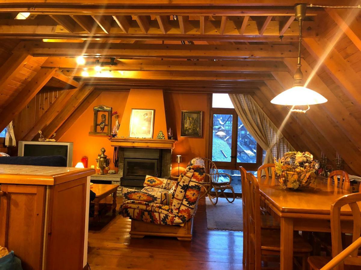 Casa De Piedra Con Encanto En El Bonito Pueblo De Bagergue Luaran gambar