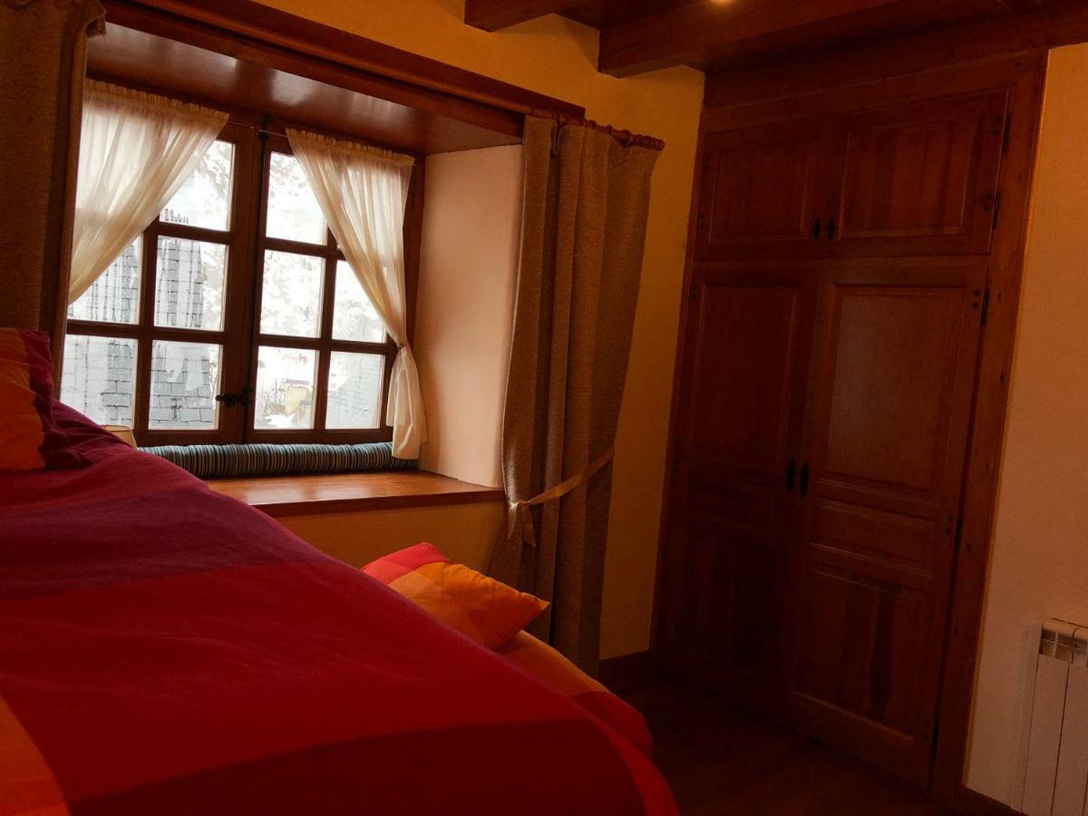 Casa De Piedra Con Encanto En El Bonito Pueblo De Bagergue Luaran gambar