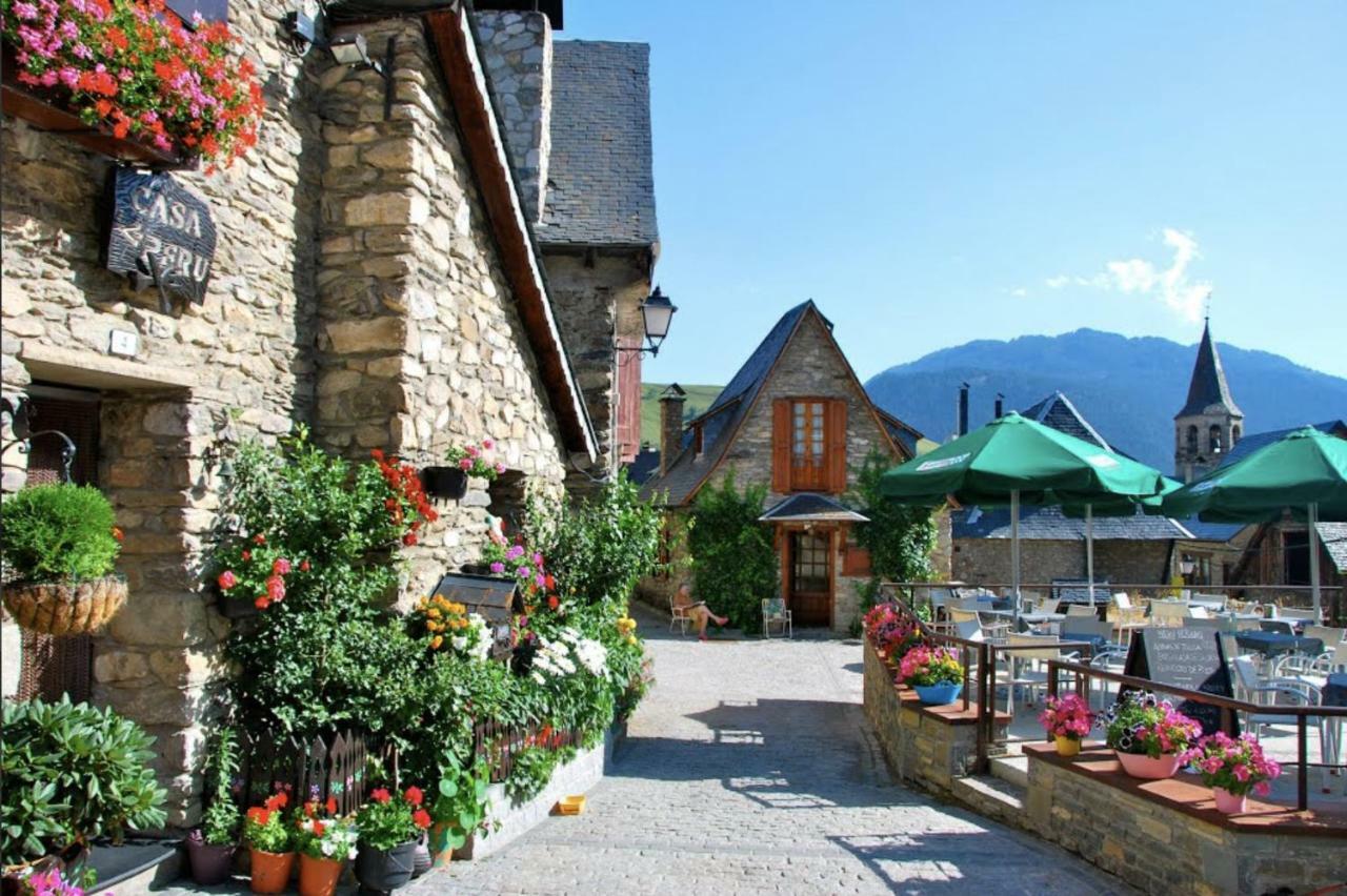Casa De Piedra Con Encanto En El Bonito Pueblo De Bagergue Luaran gambar